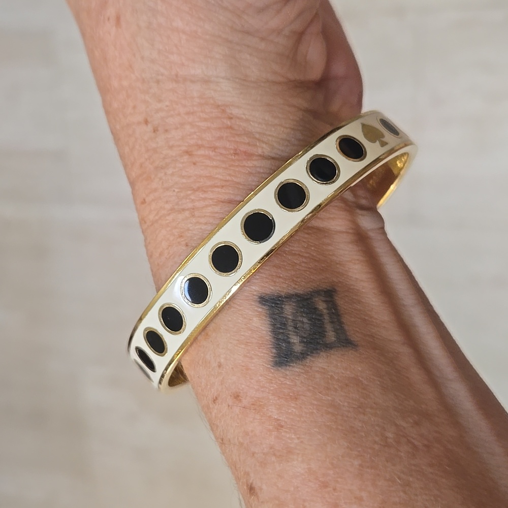 Kate Spade New York "In the Spotlight" Black/Cream/Gold Enamel Bangle Bracelet - Picture 8 of 8
